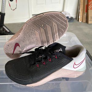 Nike Metcon 5 Valentine's "U Complete Me" Black Pink Women's Size 9